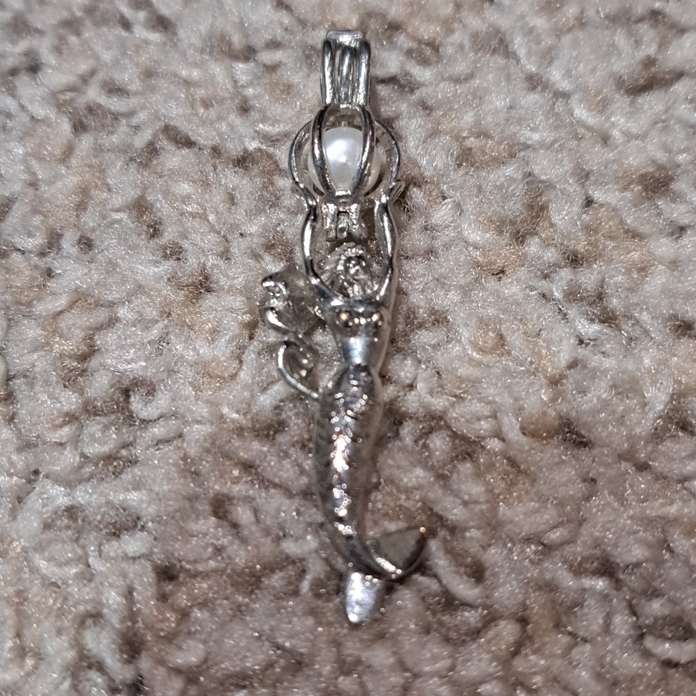 RARE Vintage mermaid pearl pendant